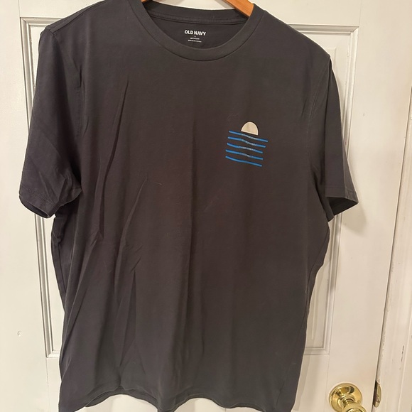 Three large T-shirts for one price… American Eagle, Old Navy, Gap..  ￼like New - Picture 14 of 16